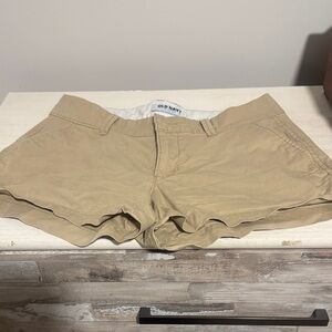 Old Navy Women's Cargo Shorts in Tan